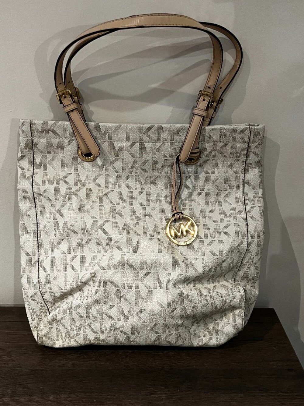 Michael Kors Jet Set tote